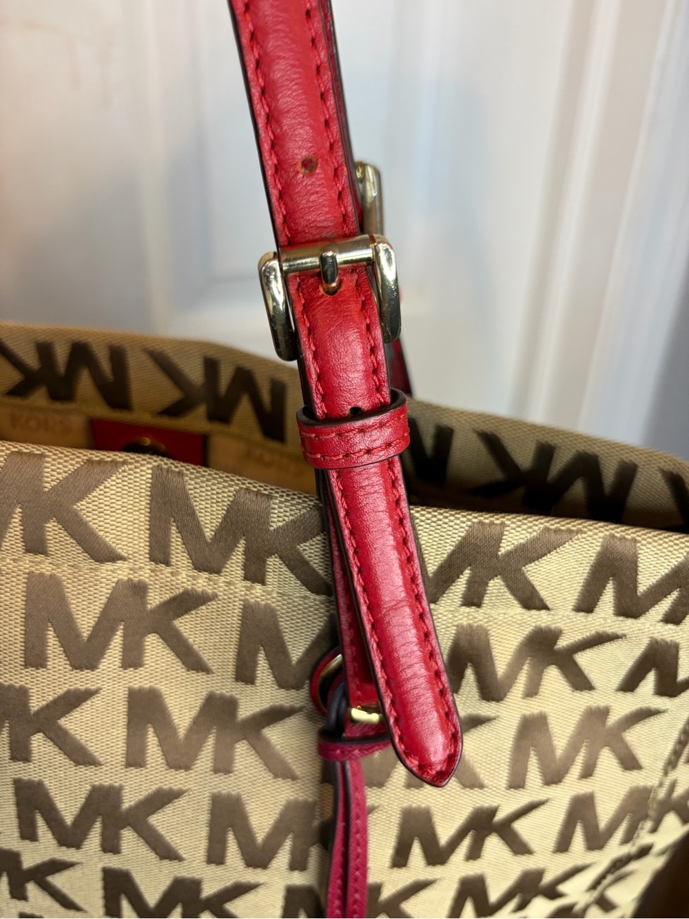 Michael Kors Tan MK Logo Tote with Red Handles - Picture 4 of 10